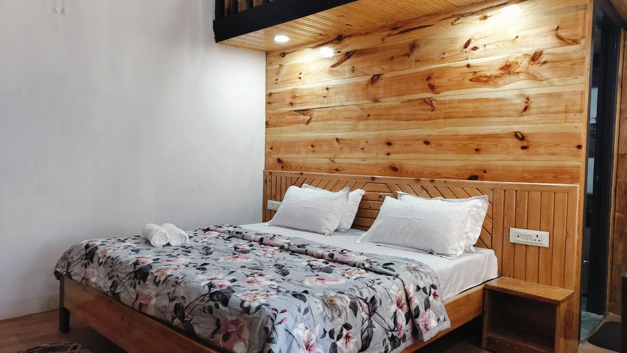 Baikunth Homes Dalhousie Esterno foto